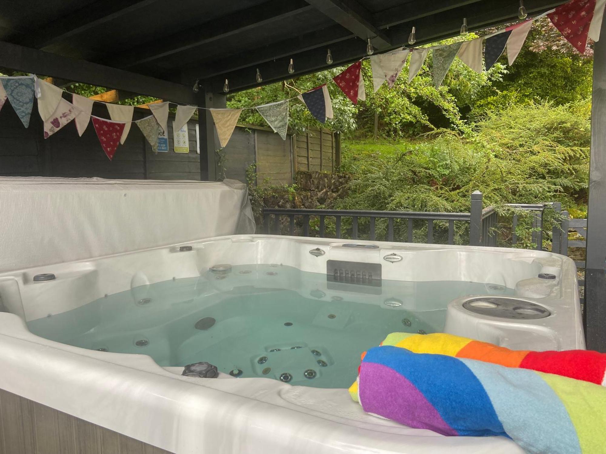 Willa Carreg Y Garth Isaf - Hot Tub Nr Zip World Bangor  Zewnętrze zdjęcie